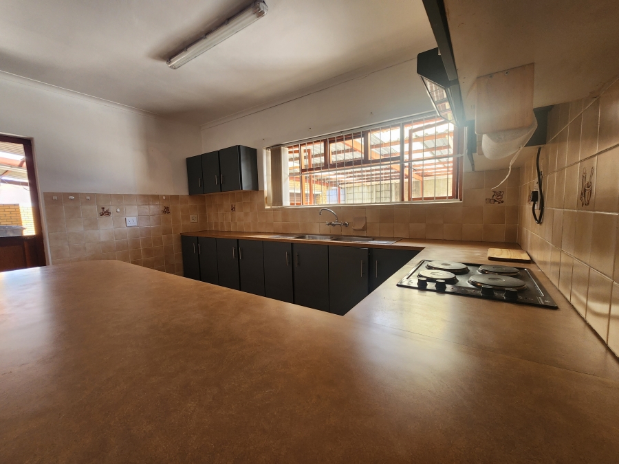 To Let 3 Bedroom Property for Rent in Mabille Park Western Cape